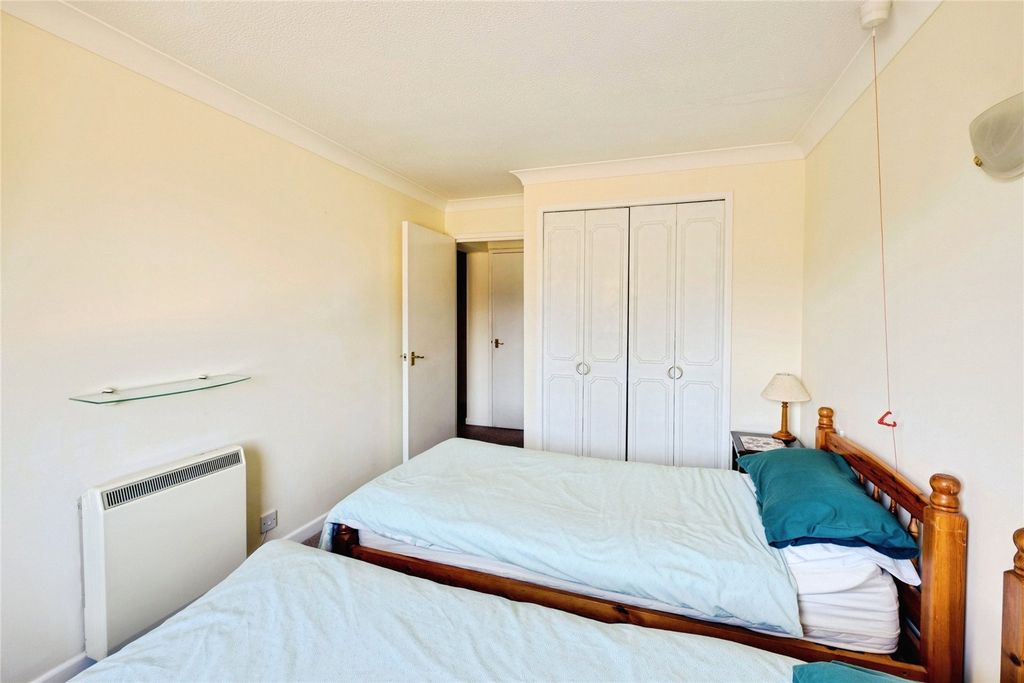 Additional image 10 of 2 bed flat for saleHomestour House, Christchurch BH23