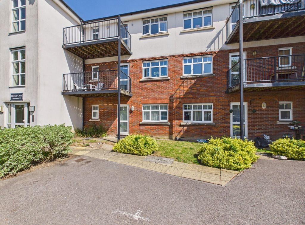 Additional image 15 of 2 bed flat for saleHawkes Court, Chesham, Buckinghamshire HP5