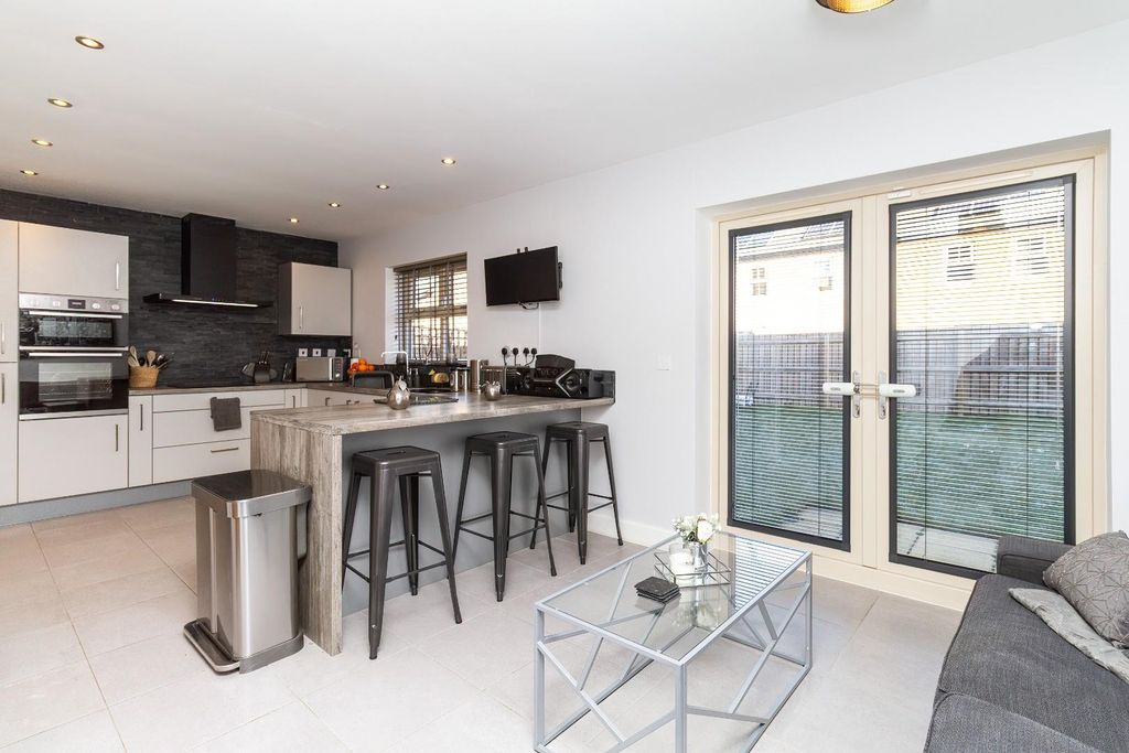 Additional image 4 of 5 bed detached house for saleColclough Close, Castleford WF10