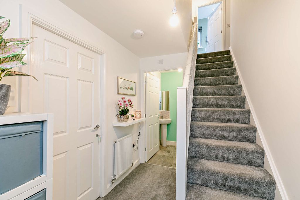 Additional image 2 of 4 bed detached house for saleLowe Lane, Castleford, West Yorkshire WF10