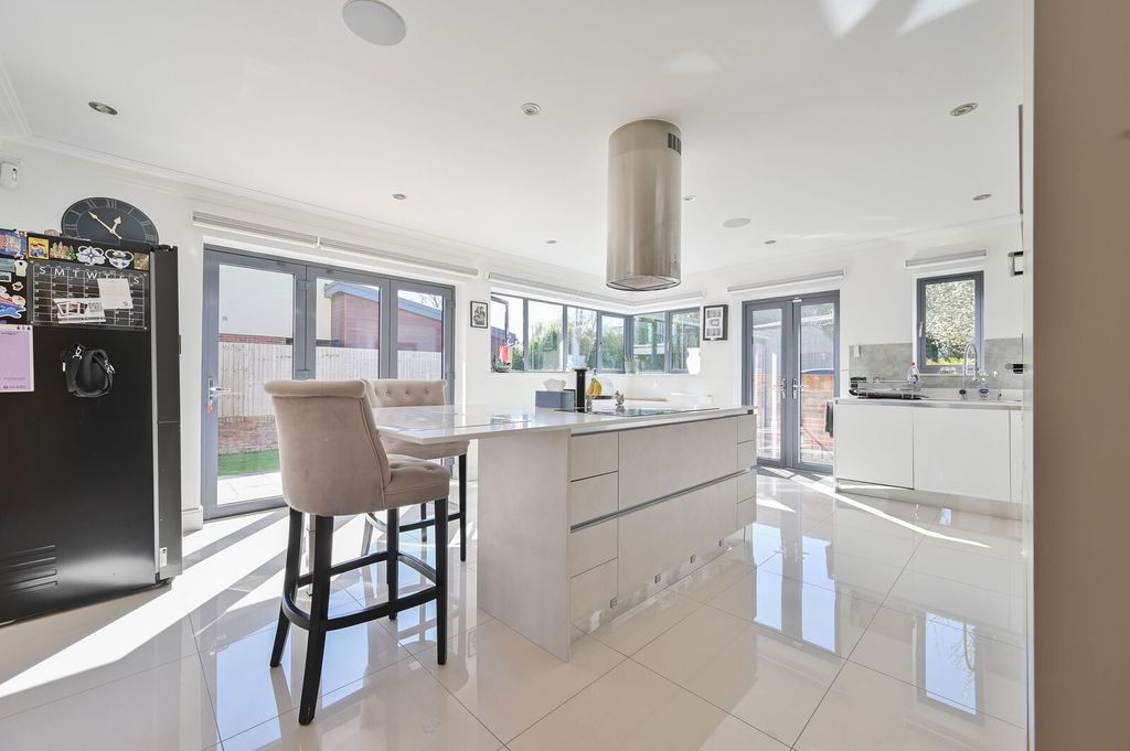 Additional image 10 of 5 bed detached house for saleThe Harlequins, Sandy Lane, Bushey WD23