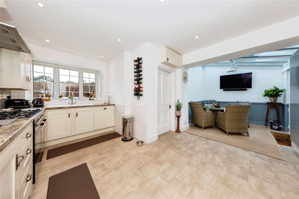 Additional image 14 of 3 bed bungalow for saleGwscwm Road, Burry Port, Carmarthenshire SA16