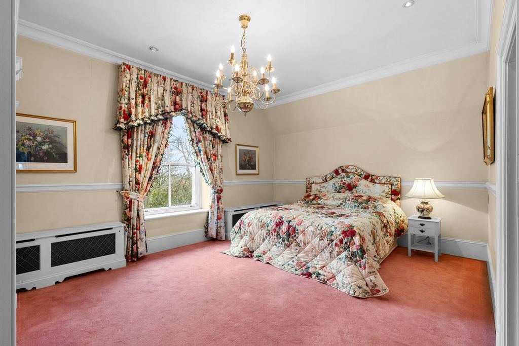 Additional image 11 of 6 bed detached house for saleTupwood Lane, Caterham CR3
