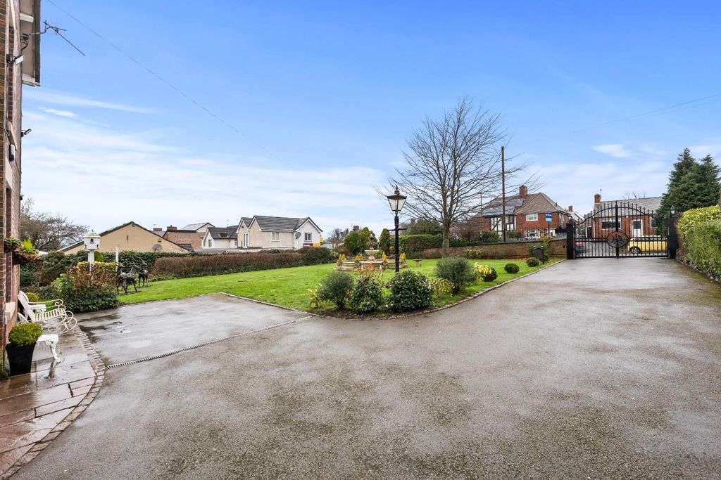 Additional image 24 of 3 bed detached house for saleStation Road, Brimington, Chesterfield S43