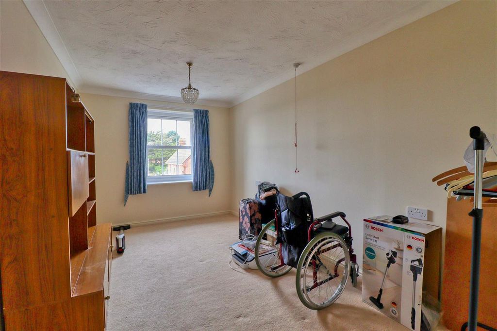 Additional image 6 of 2 bed flat for saleImperial Court, Clacton On Sea CO15