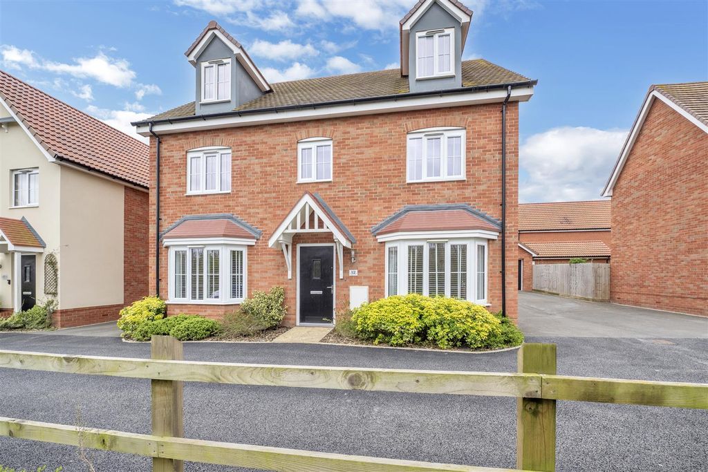 5 bed detached house for salePrigmore Drive, Bury St. Edmunds IP32