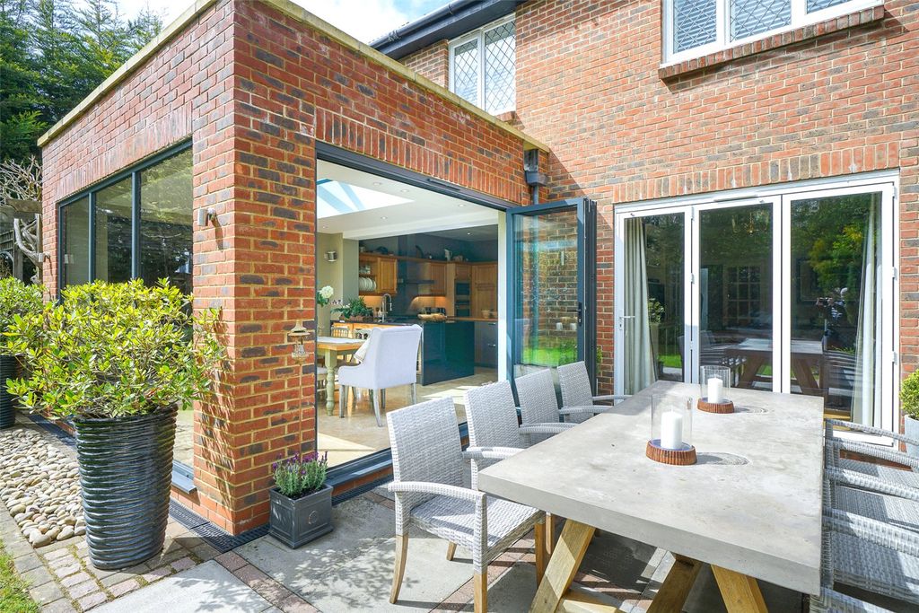 Additional image 11 of 5 bed detached house for saleChiltern Close, Bushey, Hertfordshire WD23