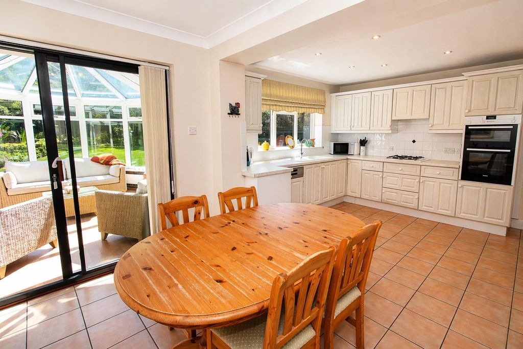 Additional image 4 of 5 bed detached house for saleWellfield Gardens, Carshalton Beeches SM5