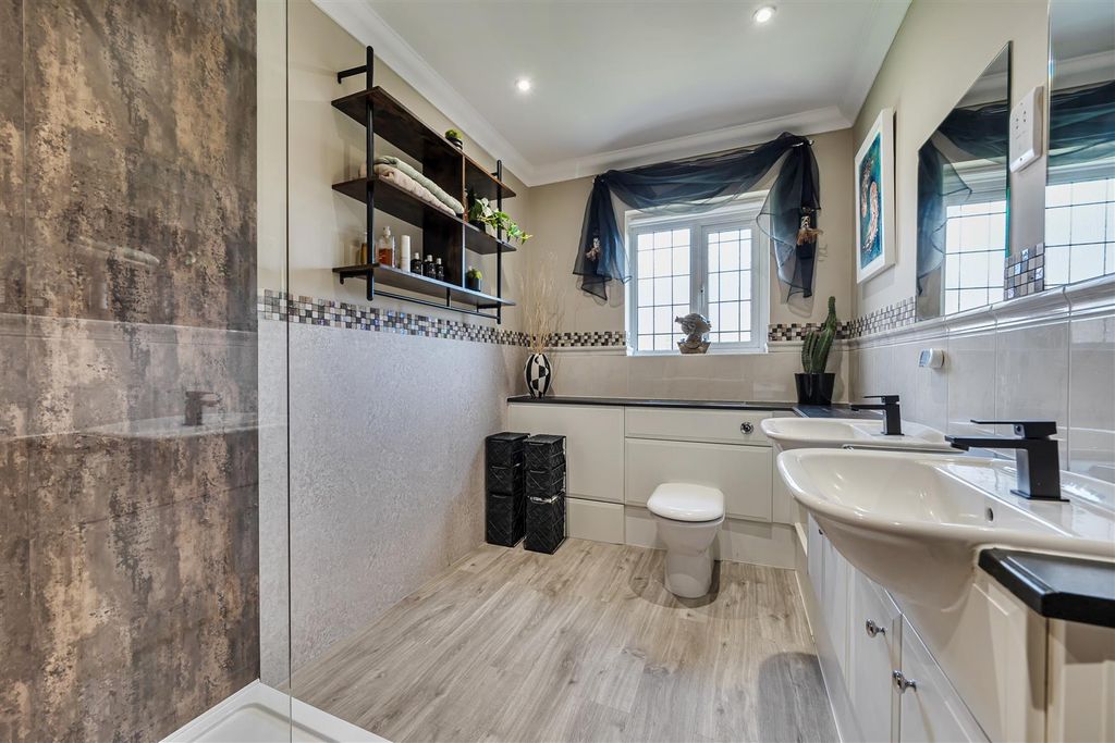 Additional image 23 of 5 bed detached house for saleGolf Drive, Camberley GU15