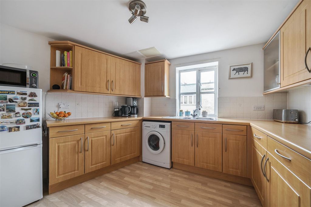 Additional image 7 of 3 bed flat for saleChapel Mews, Chippenham SN15
