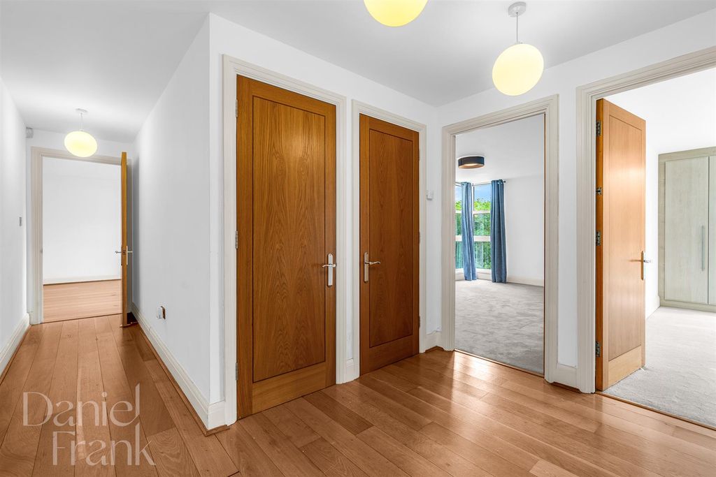 Additional image 16 of 2 bed flat for saleHigh Road, Chigwell IG7