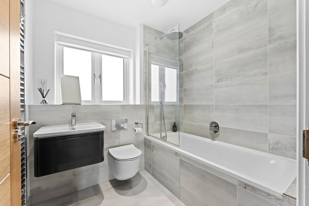 Additional image 15 of 4 bed detached house for salePorkele Place, Caterham CR3