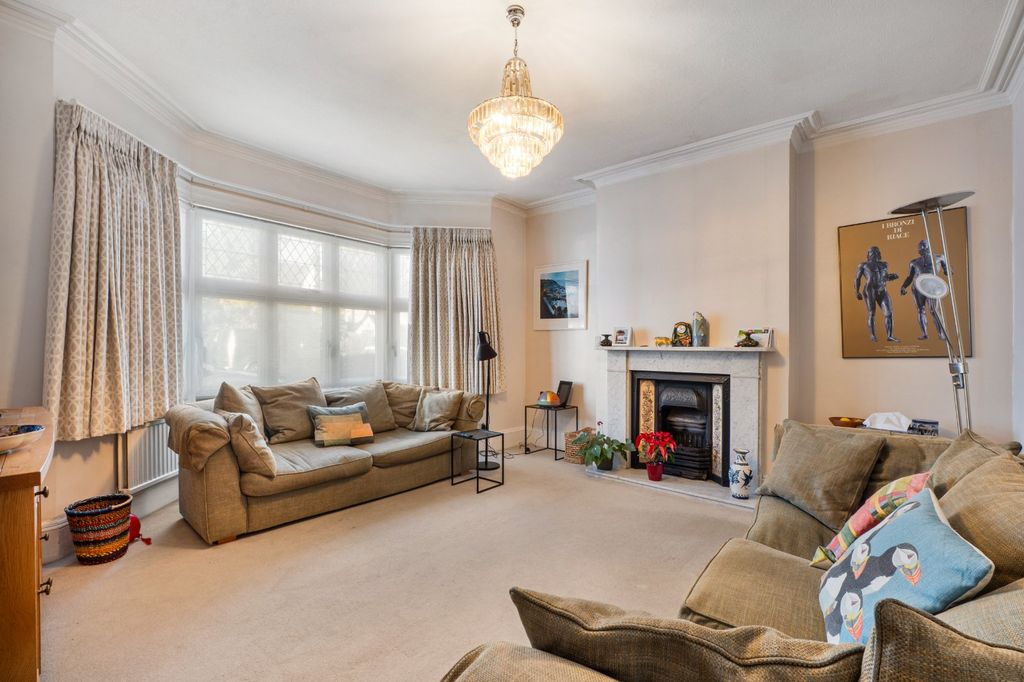 Additional image 2 of 4 bed semi-detached house for salePark Hill, Carshalton SM5