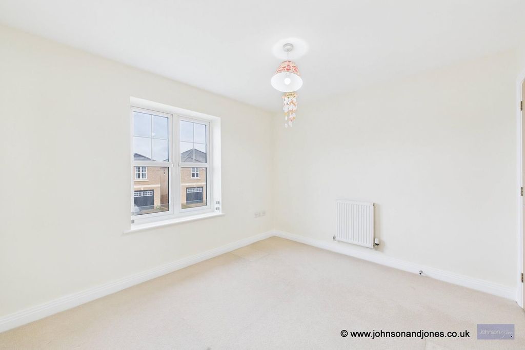 Additional image 15 of 4 bed detached house for saleKingfisher Close, Chertsey KT16
