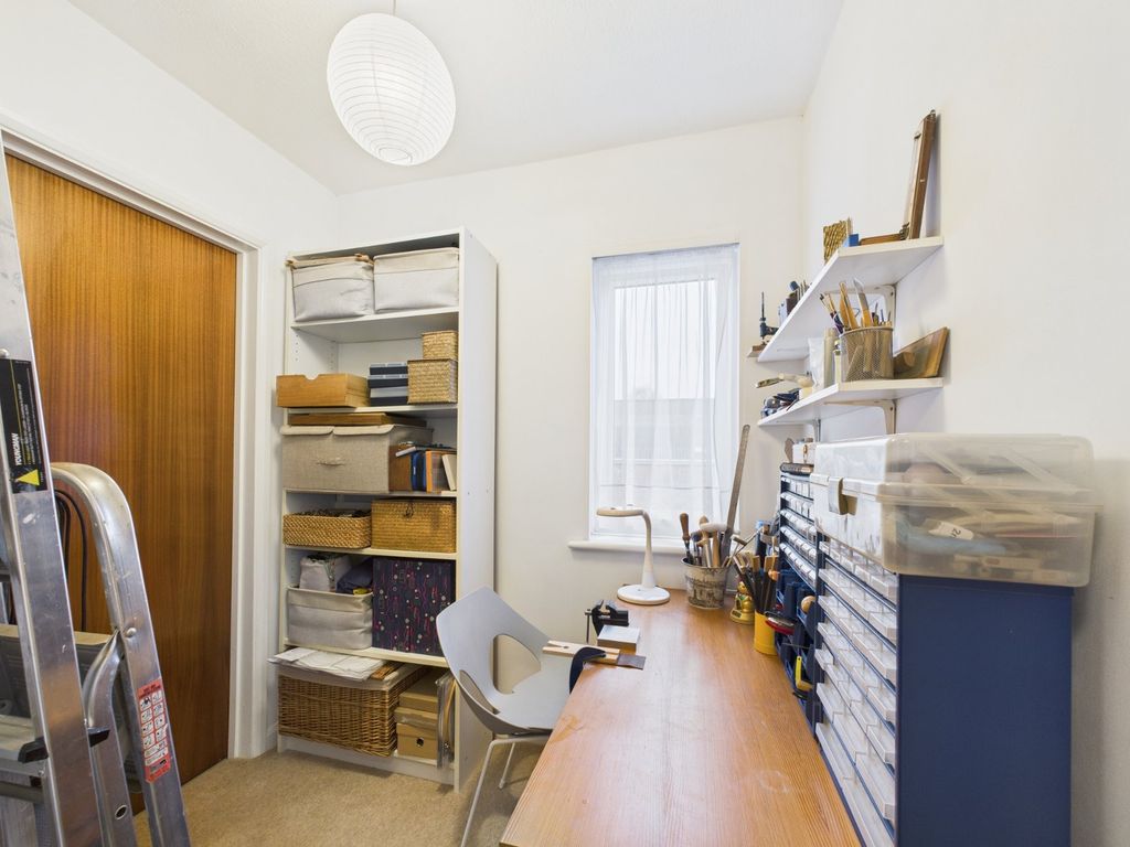 Additional image 9 of 3 bed flat for saleAvenue House, Park Road, Chesham, Buckinghamshire HP5