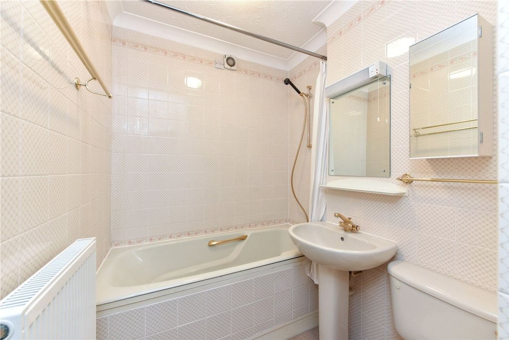 Additional image 13 of 2 bed flat for saleHenty Gardens, Chichester PO19