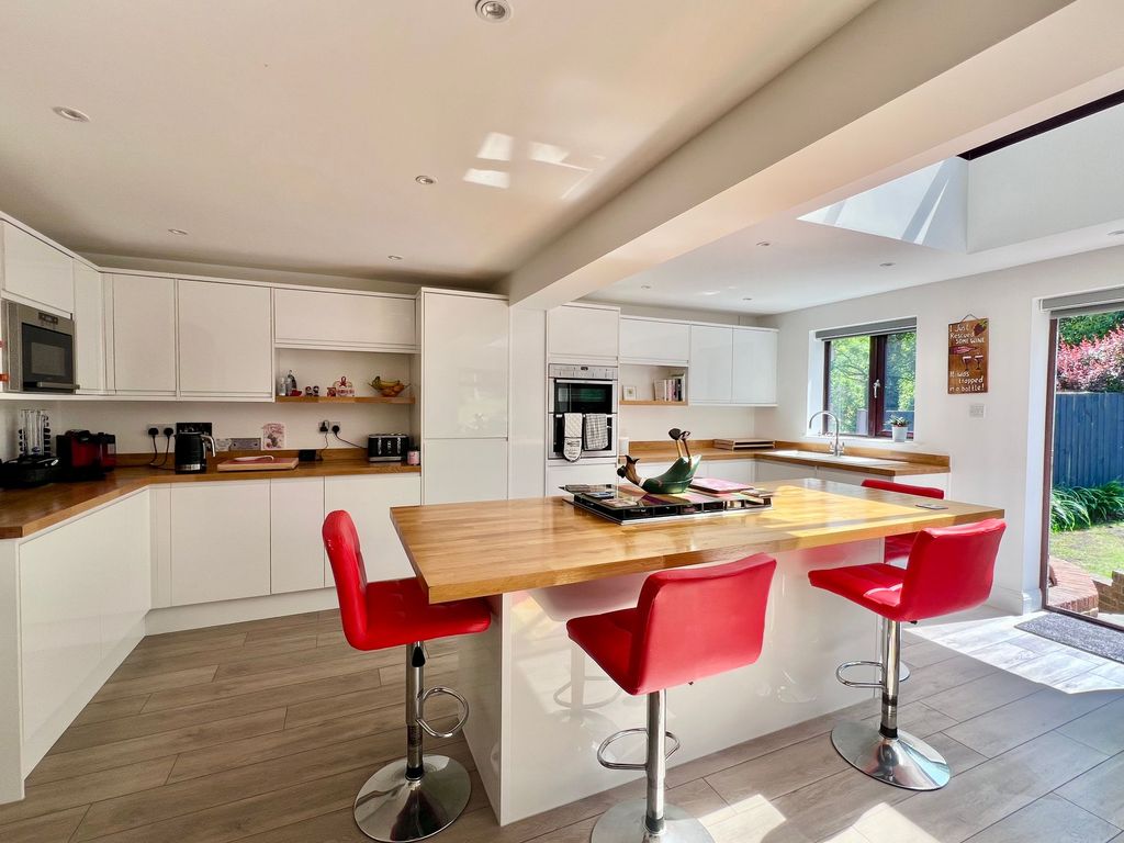 Additional image 12 of 4 bed property for saleFagus Close, Chatham ME5