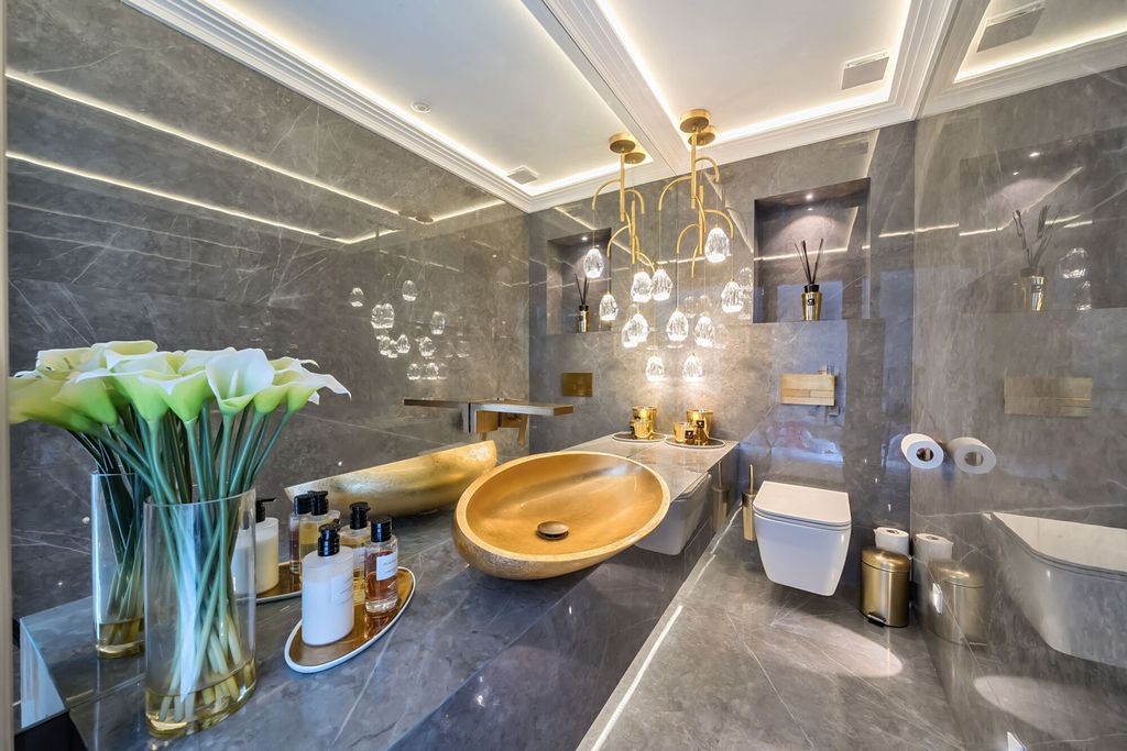 Additional image 10 of 5 bed detached house for saleLeesons Hill, Chislehurst BR7