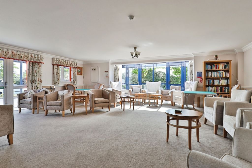 Additional image 10 of 2 bed flat for saleStour Road, Christchurch BH23