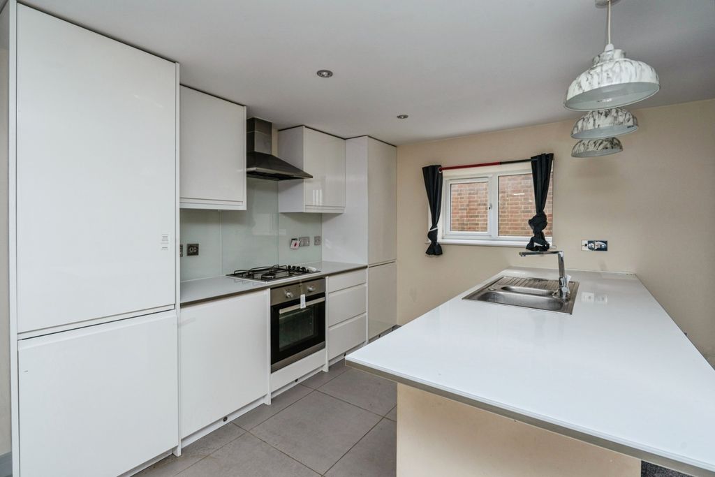 Additional image 15 of 3 bed flat for saleLondon Street, Chertsey, Surrey KT16