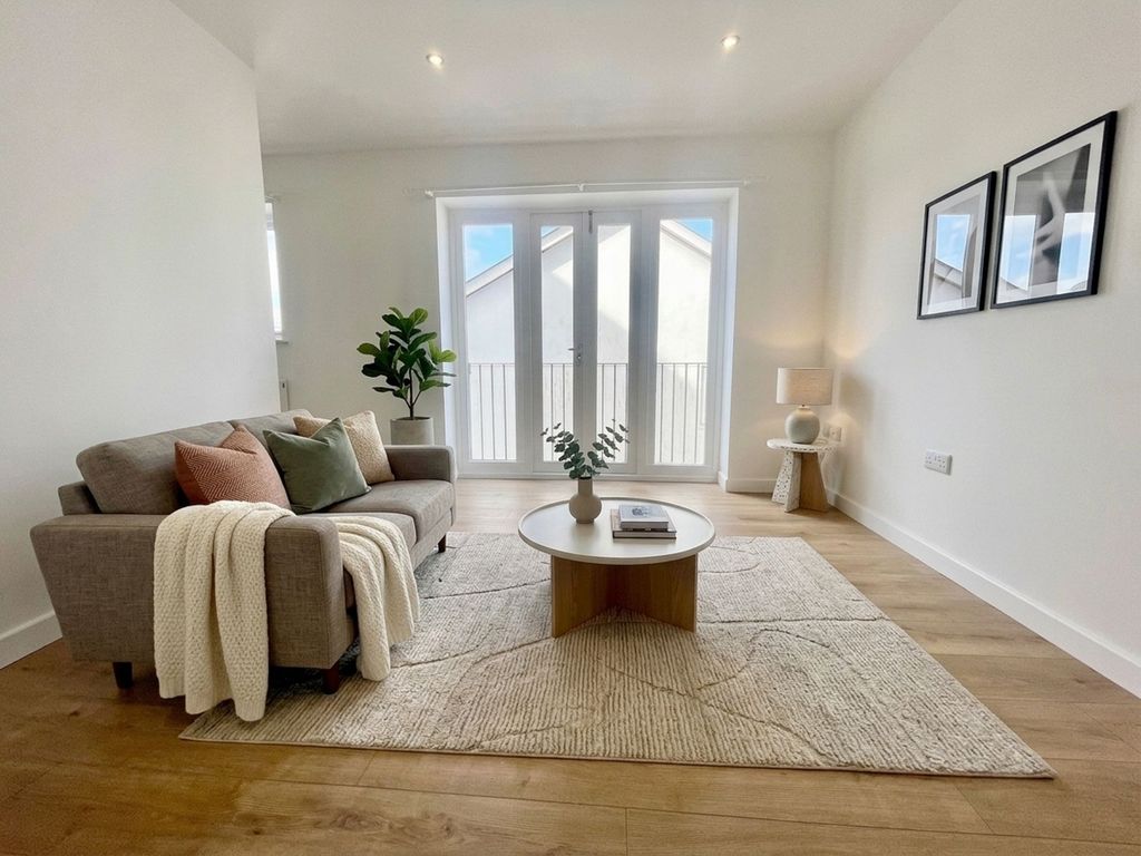 Additional image 2 of 1 bed flat for saleNorth Parade, Camborne TR14