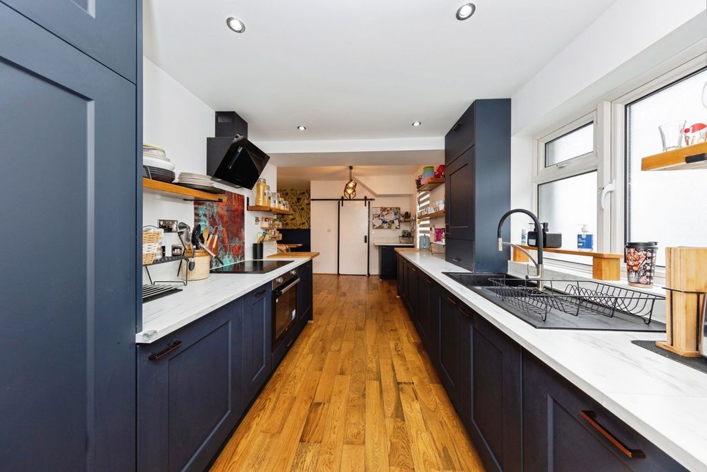 Additional image 4 of 4 bed semi-detached house for saleSteele Avenue, Carmarthen, Carmarthenshire SA31