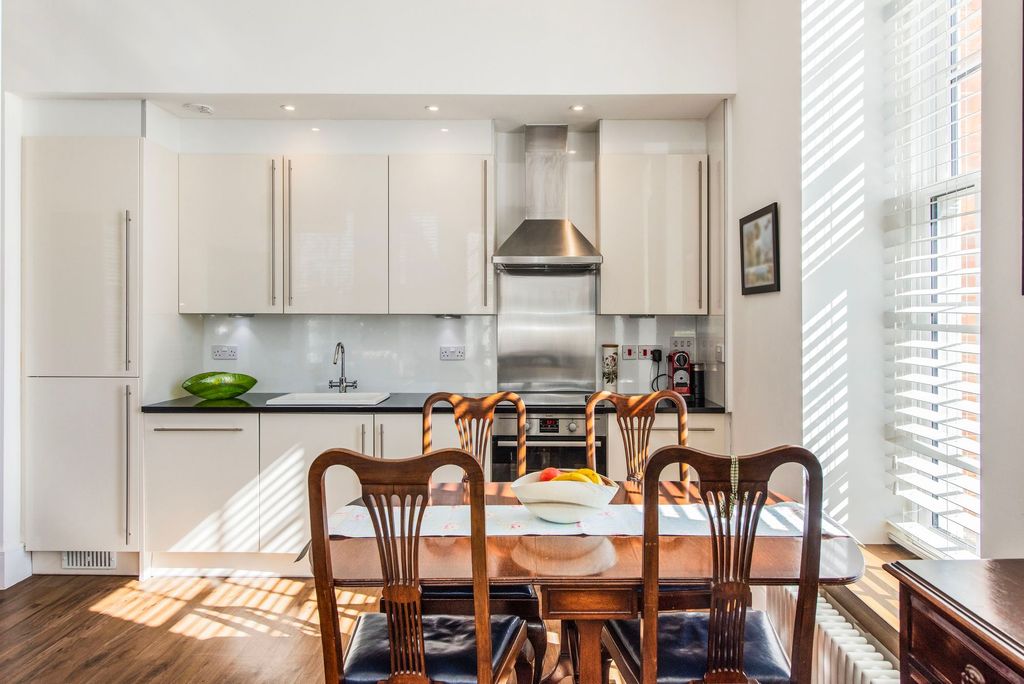 Additional image 5 of 2 bed flat for saleHomestead Road, Chichester PO19