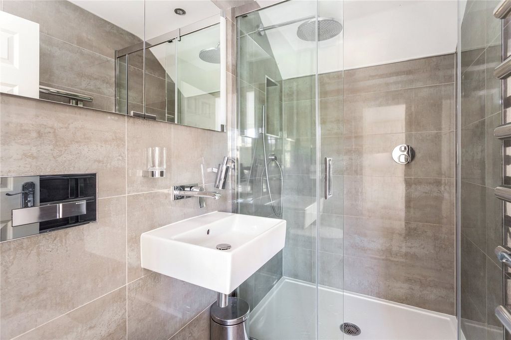 Additional image 14 of 5 bed detached house for saleGowrie Place, Caterham CR3