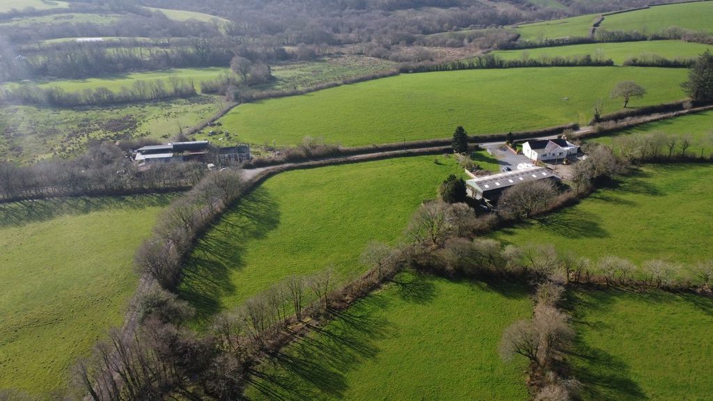 3 bed farm for saleCapel Dewi SA32 photo 3
