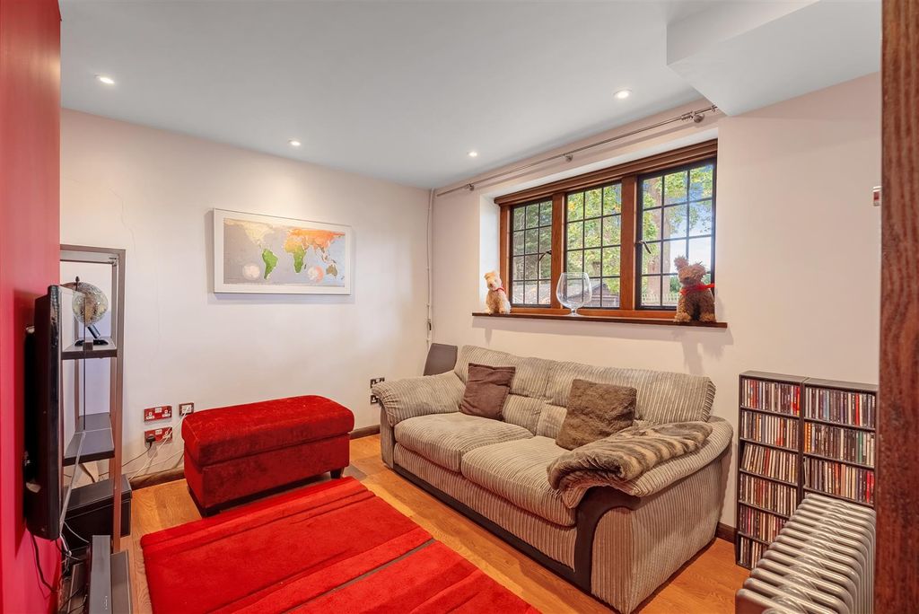 Additional image 11 of 5 bed detached house for saleOakwood Close, Chislehurst BR7