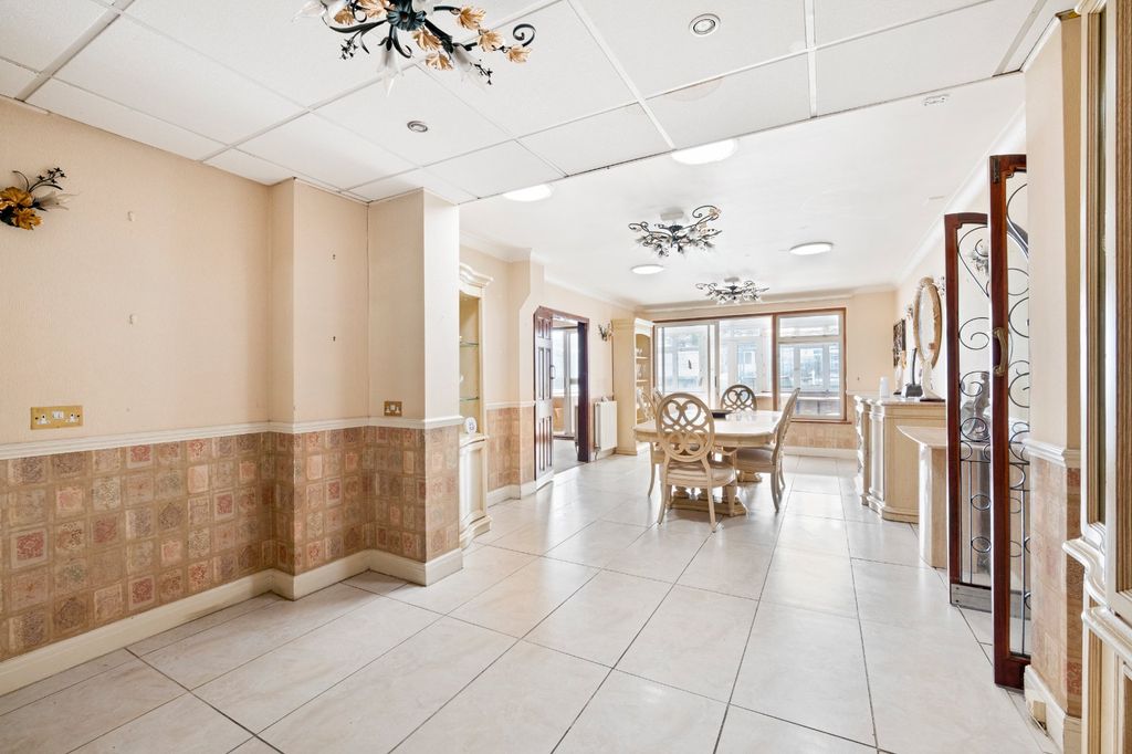 Additional image 7 of 6 bed semi-detached house for saleSalisbury Road, Carshalton SM5