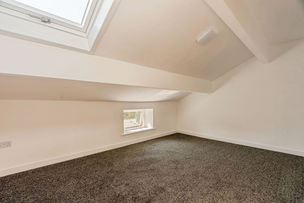 1 bed flat for saleWestgate, Burnley, Lancashire BB11 photo 5