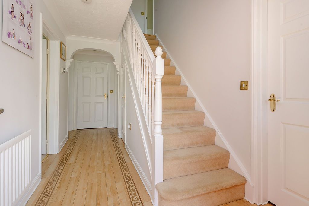 Additional image 5 of 4 bed detached house for saleLawson Walk, Carshalton Beeches SM5