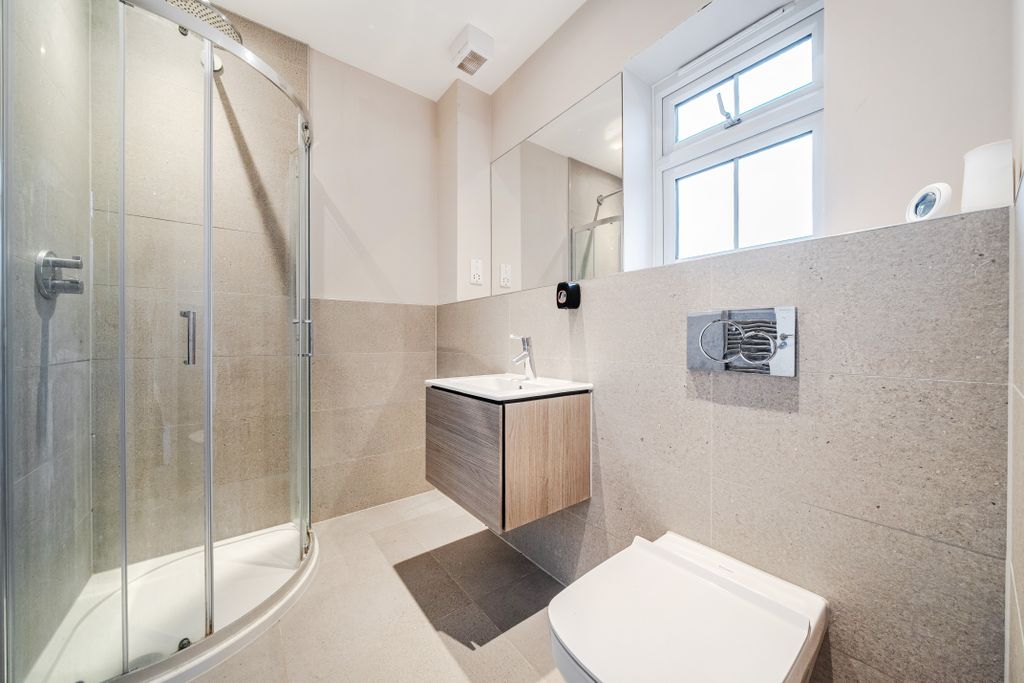 Additional image 10 of 2 bed flat for saleTupwood Lane, Caterham CR3
