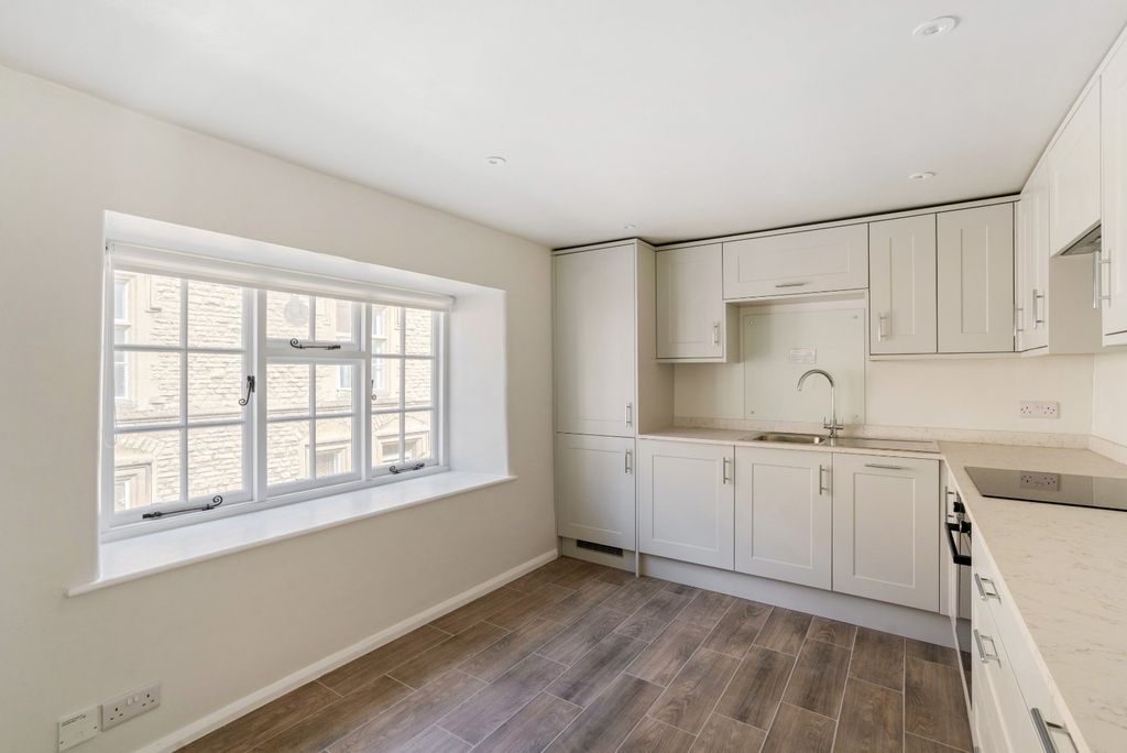 Additional image 16 of 10 bed town house for salePark Street, Cirencester, Gloucestershire GL7