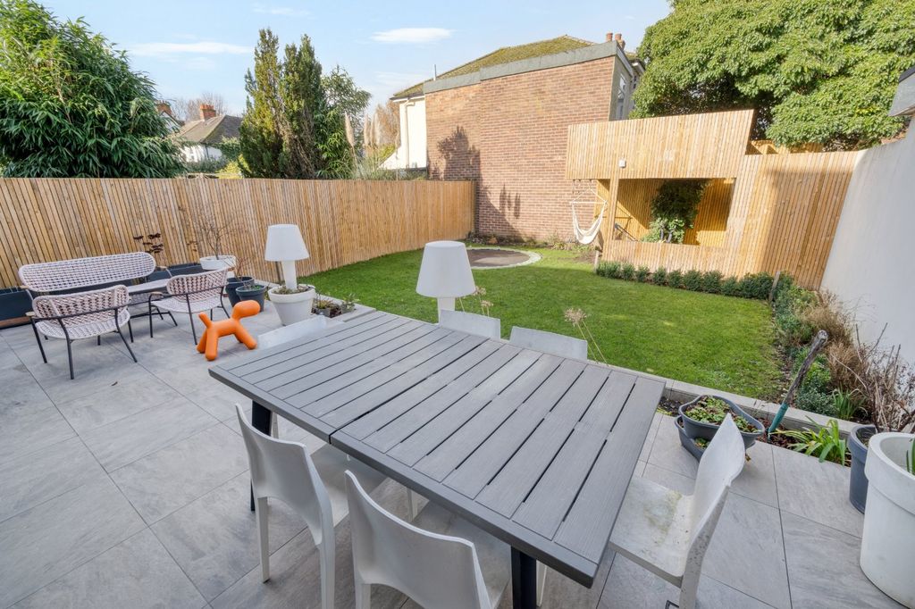 Additional image 23 of 4 bed semi-detached house for saleRuskin Road, Carshalton SM5