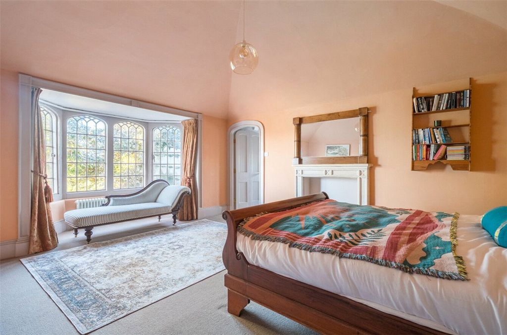 Additional image 10 of 8 bed detached house for saleCastlefields, Calne, Wiltshire SN11