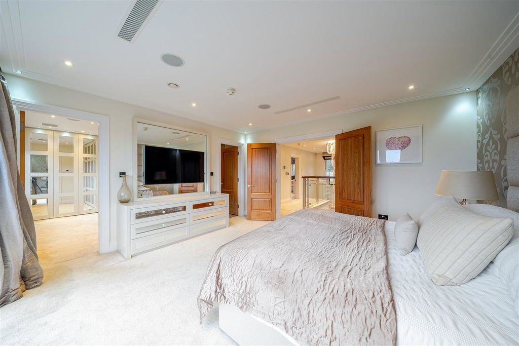 Additional image 19 of 5 bed detached house for saleProwse Avenue, Bushey Heath, Bushey WD23