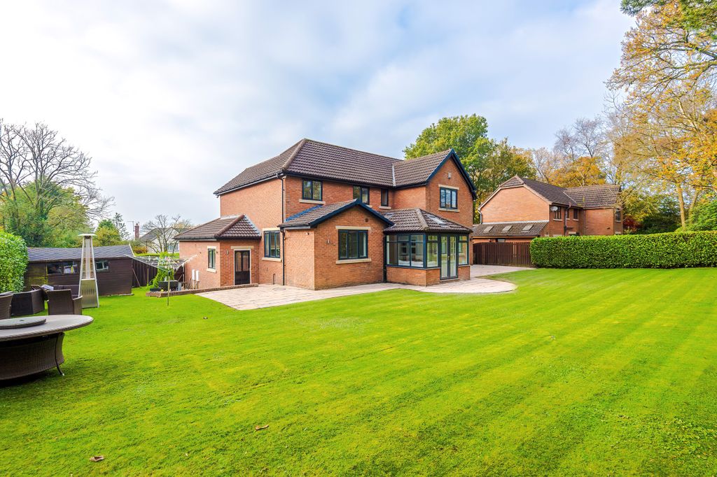 Additional image 4 of 5 bed detached house for saleParkside Drive South, Whittle-Le-Woods, Chorley, Lancashire PR6