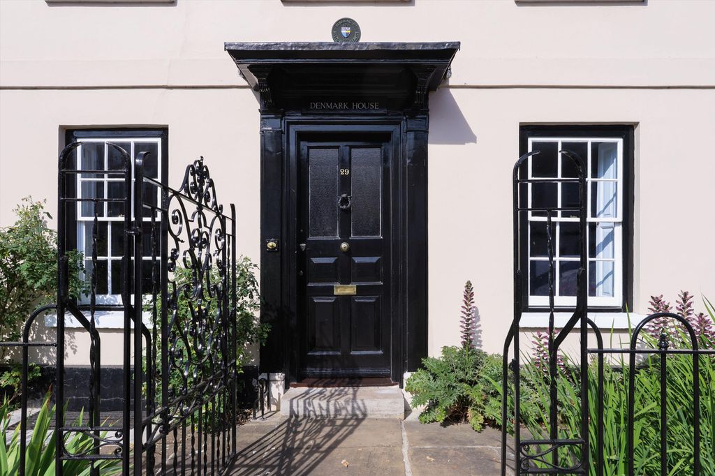 Additional image 26 of 5 bed link detached house for saleWindsor Street, Chertsey, Surrey KT16