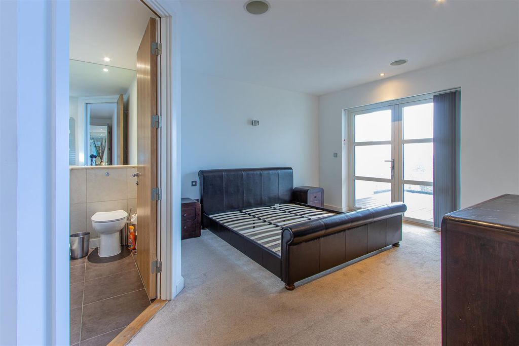 Additional image 10 of 2 bed flat for saleGreyfriars Road, Cardiff CF10