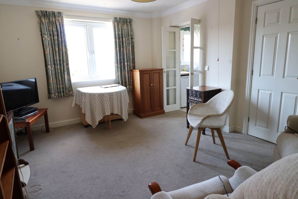 Additional image 2 of 1 bed flat for saleChurchill Court, Marlborough SN8