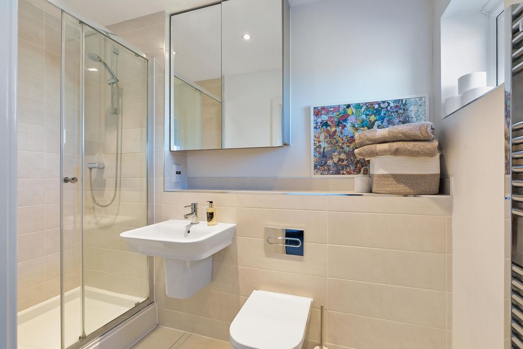 Additional image 9 of 2 bed flat for saleKennett Lane, Chertsey KT16