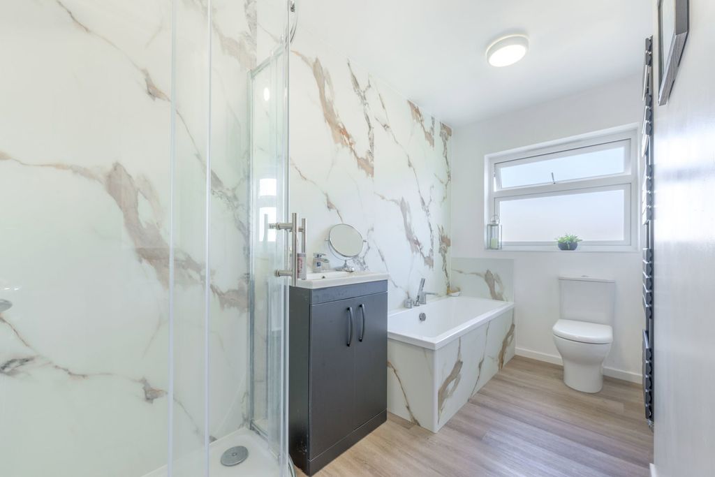Additional image 27 of 4 bed bungalow for saleEastwood, Chatteris PE16