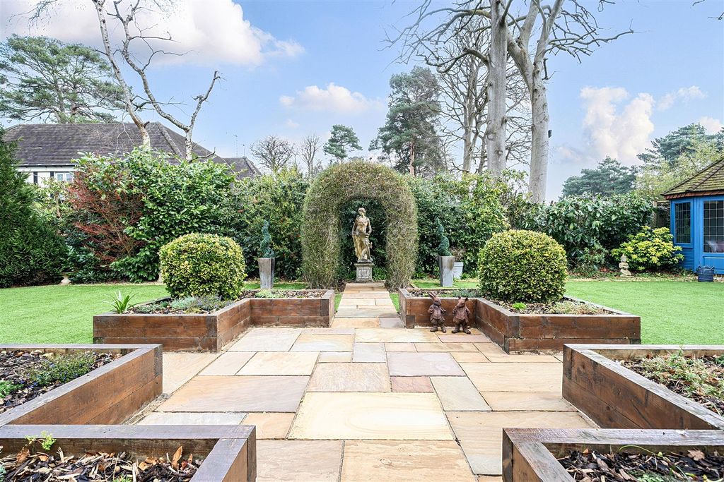 Additional image 28 of 5 bed detached house for saleGolf Drive, Camberley GU15