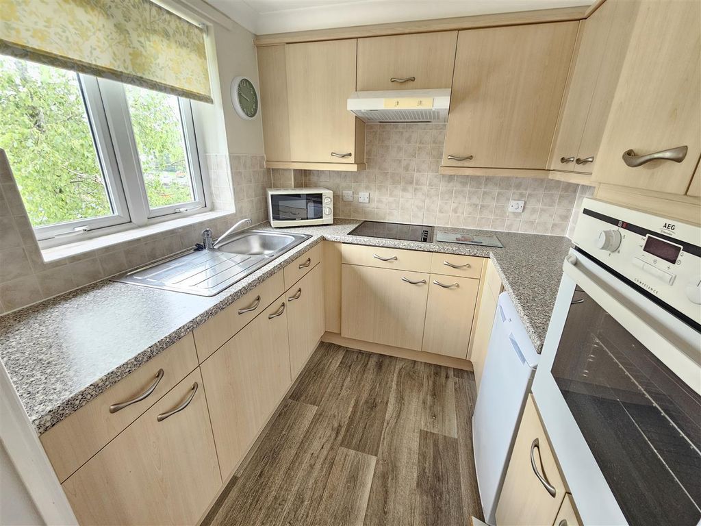 Additional image 3 of 1 bed flat for saleAbbey Rise, Tavistock PL19