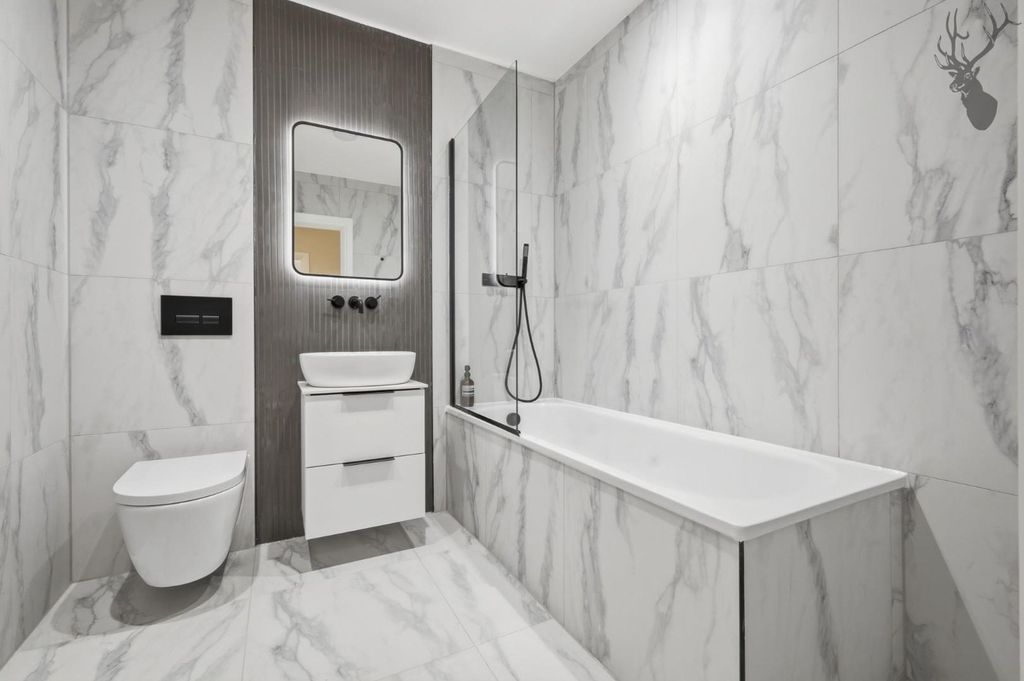 Additional image 11 of 2 bed flat for saleHigh Road, Chigwell IG7