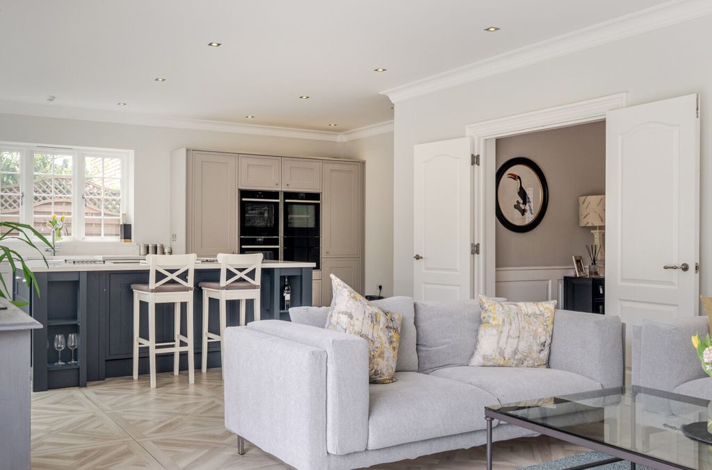 Additional image 8 of 6 bed detached house for saleThe Drive, Chislehurst, Kent BR7