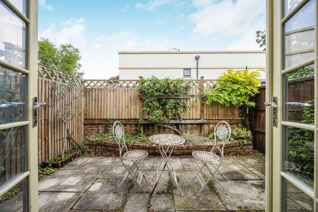 Additional image 11 of 3 bed detached house for saleBingham Close, Cirencester, Gloucestershire GL7