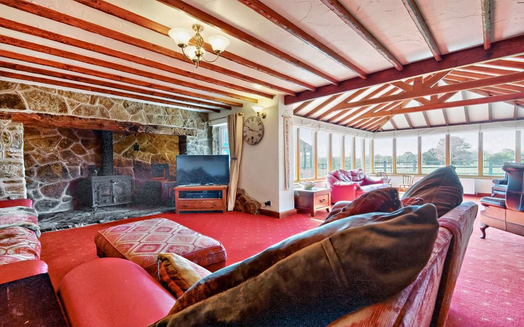 7 bed detached house for saleDiddlebury, Craven Arms, Shropshire SY7 photo 4
